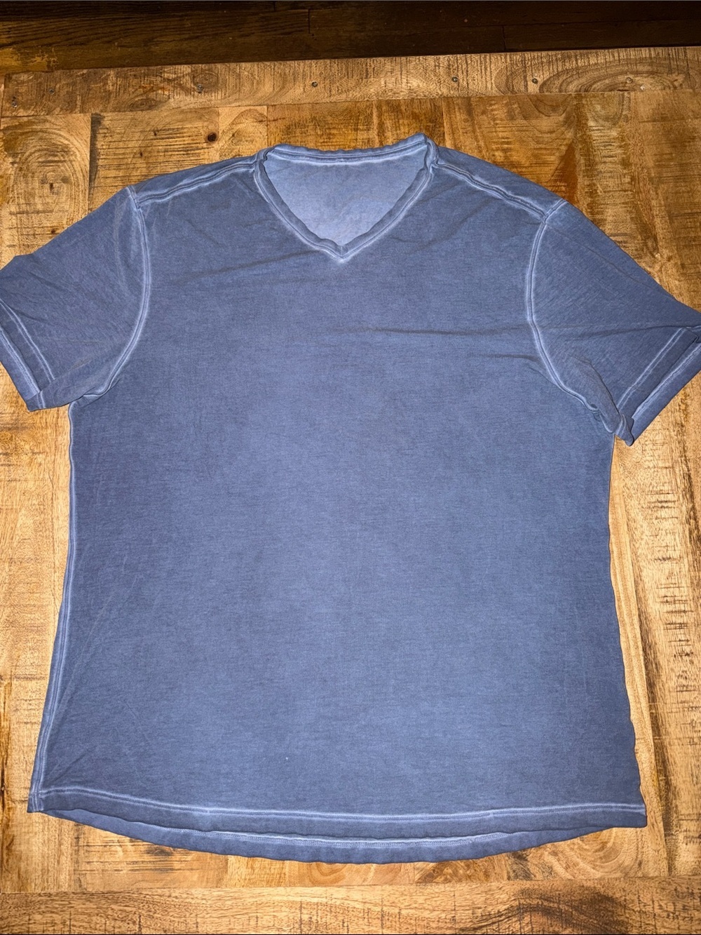 lululemon athletica Men's Short Sleeve V-Neck Tee - Slate Blue